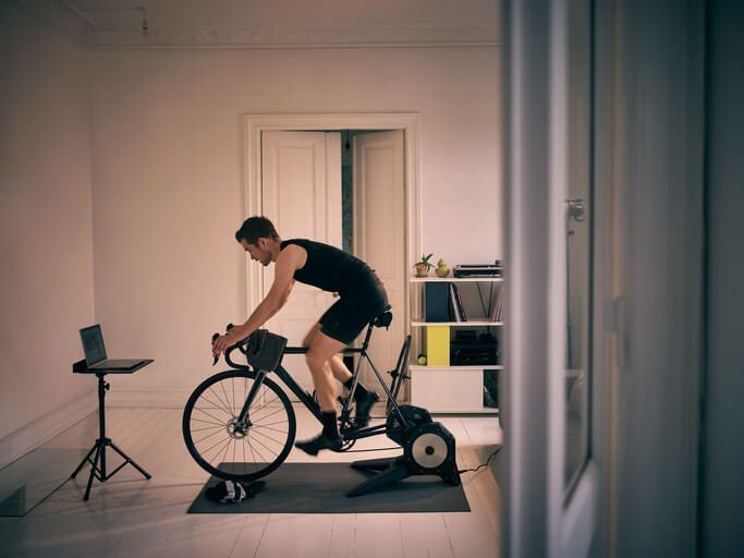 indoor-cycling-using-turbo-trainer