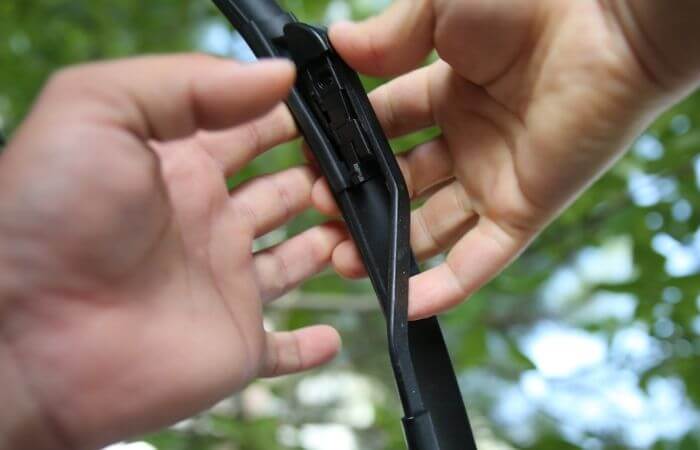 clean the wiper blades to reduce windshield wiper noise