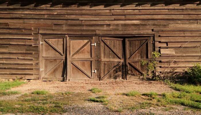 barn door wood